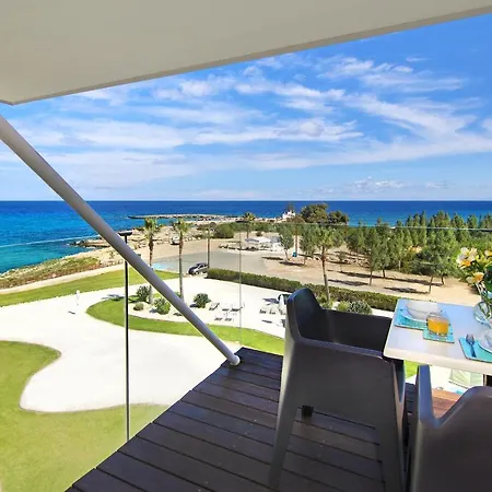 Josephine - Beachfront Apartmán *