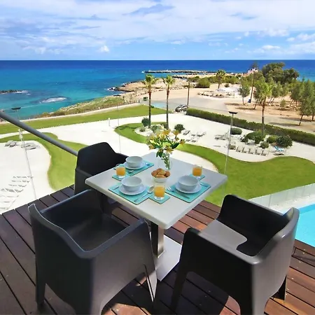 Josephine - Beachfront