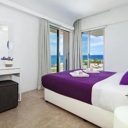 Josephine - Beachfront