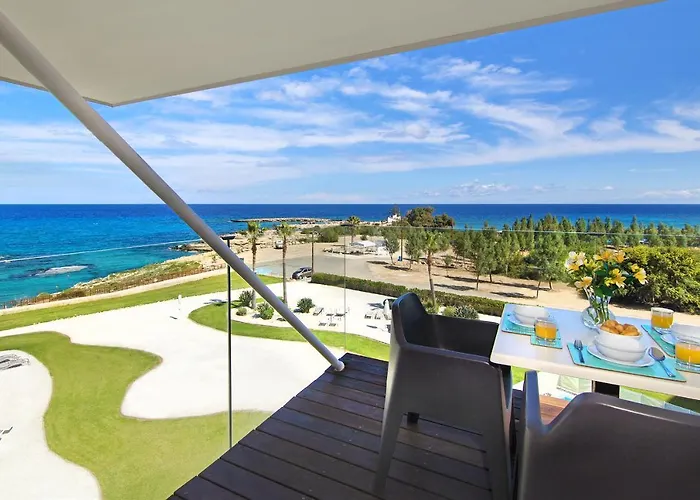 Josephine - Beachfront Apartman *