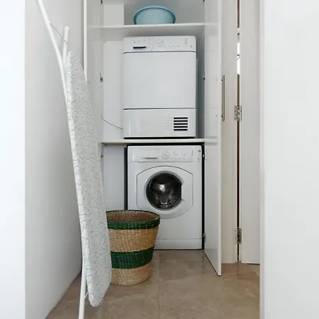 Josephine - Beachfront Apartament